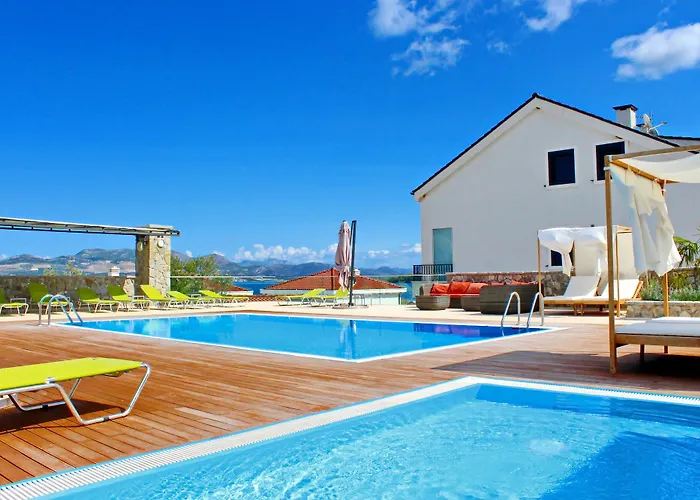 Apartments Kula
