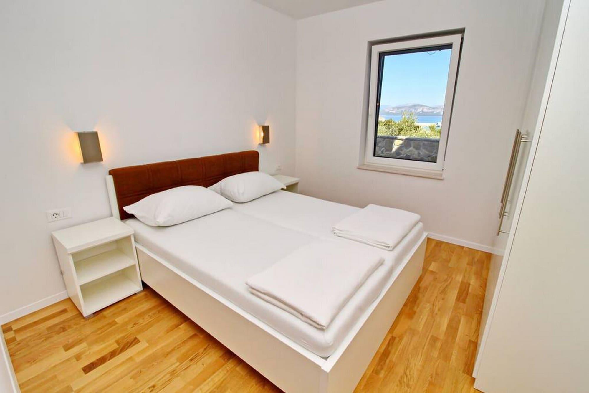Kula Apartment *
